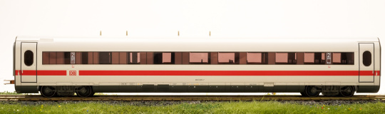Märklin 43713 – 2. Klasse Servicewagen zum ICE 2 der DB AG, Innenbeleuchtung  