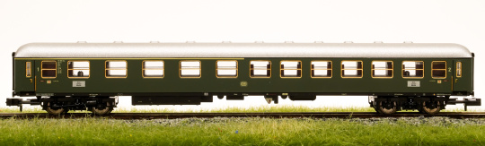 Minitrix 15793 (N) – 1./2. Klasse Abteilwagen AB4ümg-63 der DB 