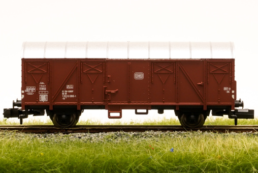 Minitrix 18097 – Gedeckter Güterwagen Gs 210 der DB 