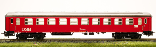Märklin 4045 – 2. Klasse Schnellzugwagen B 2300 der DSB 