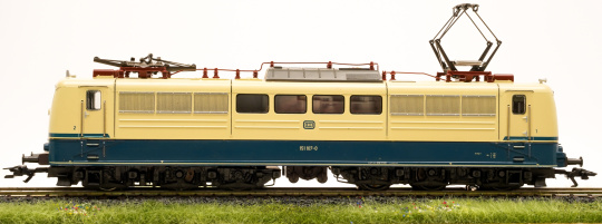 Märklin 3361 – Güterzug-Elektrolok BR 151 der DB 