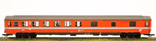 Roco 44662 – 2. Klasse Eurofima-Abteilwagen mit Gepäckabteil BDmsz der ÖBB, mit Fahrgästen 