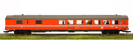 Roco 44666 – Speisewagen Eurofimawagen Wrmz der ÖBB, mit Fahrgästen 