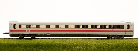 Fleischmann 744701-2 (N) – 2. Klasse ICE Abteil-Großraumwagen Bvmz 802.0 der DB 