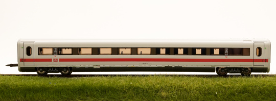Fleischmann 744601-2 (N) – 2. Klasse ICE Abteil-Großraumwagen Bvmz 802.3 der DB 