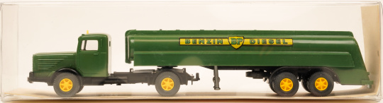 Wiking 26882 (1:87) – Büssing Tank-Sattelzug -BP- 