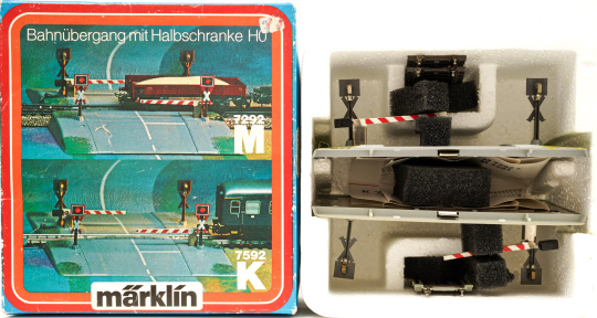 Märklin 7592 K – Vollautomatischer Bahnübergang für K-Gleis 