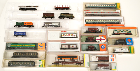Minitrix u.a. – 25-teiliges Wagen-Set 
