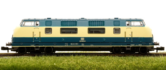 Roco 23431 (N) – Mehrzweck-Diesellok BR 220 der DB, digital (DCC) 