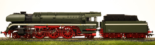 Märklin 38205 (AC) – Dampflok BR 01.5 der DB, digital (mfx+, DCC, MM) & Sound, mit Rauchsatz 