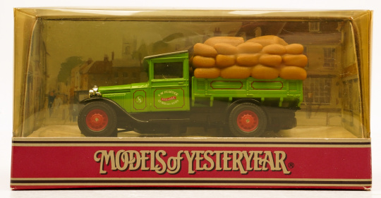 Matchbox Y62 (1:46) – Model AA Ford 1 1/2 Ton Truck, 1932 