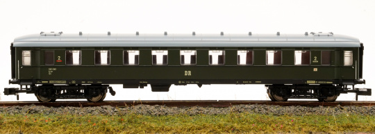 Fleischmann 8742 K (N) – 2. Klasse Schnellzugwagen der (D)DR 