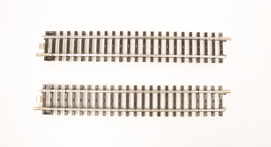 Märklin 2294 – 2 x Gerades K-Gleis Länge 1/1 180 mm, Übergangsgleis zum M-Gleis 