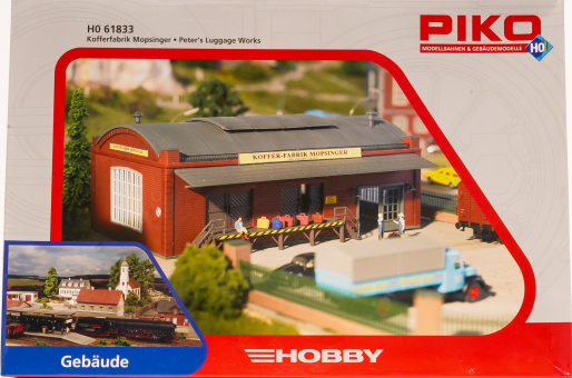 Piko 61833 – Bausatz Kofferfabrik Mopsinger 