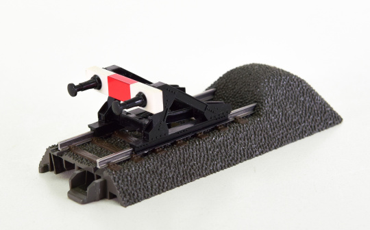 Märklin 24977 – Gleisende mit Prellbock, Länge 77,5 mm + 5 mm 
