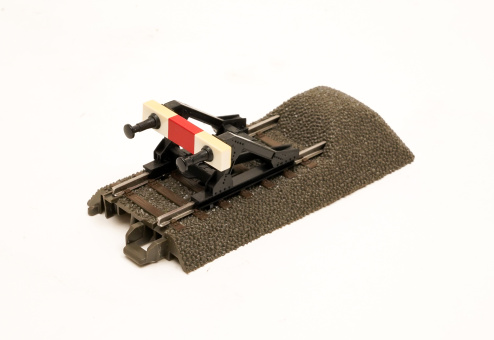 Märklin 24977 – Gleisende mit Prellbock, Länge 77,5 mm + 5 mm 