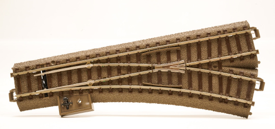Trix 62612 – C-Gleis Weiche rechts, mit Handschalthebel 