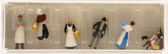 Preiser 12193 (1:87) – Am Kolonialwarengeschäft um 1900, 7 Figuren 