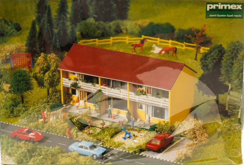 Primex 1779 (H0) – Bausatz Mehrfamilienhaus 