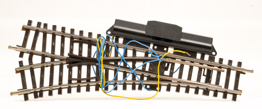 Märklin 2262 – K-Gleis elektr.Weiche links mit elektr. Antrieb 7549 