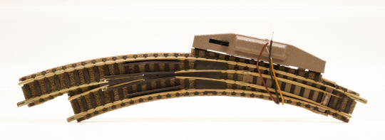 Fleischmann 9142L (N) – Bogenweiche links R1/R2 mit Antrieb 