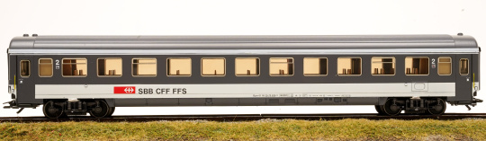 Märklin 4366 – 2. Klasse EuroCity Schnellzugwagen Bpm der SBB 