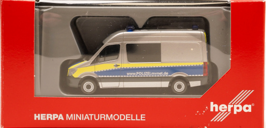 Herpa 093088 (1:87) – Mercedes-Benz Sprinter Halbbus Polizei Mecklenburg-Vorpommern 