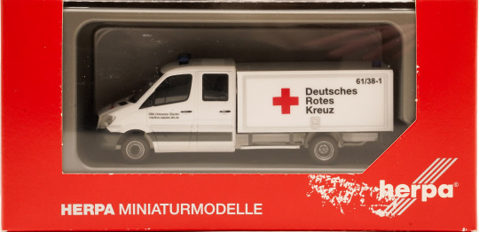 Herpa 093651 (1:87) – Mercedes-Benz Sprinter Doppel-Kabine mit Koffer DRK Staufen 