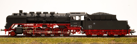 Roco 43302 – Schlepptender-Dampflok BR 50 der (D)DR 