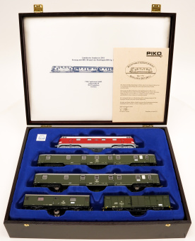 Piko 58110 – 5-teiliges Postzug Set mit BR 118 und 4 Postwagen der (D)DR, limitiert auf 300 