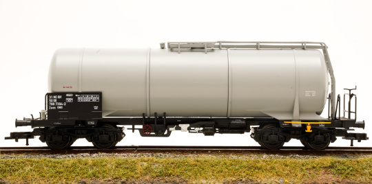 Tillig 76496 (H0) – Leichtölkesselwagen Zaes der (D)DR 