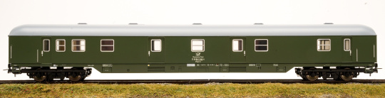 Tillig 501459 (H0) – Bahnpostwagen (DP) Post m-c/26 der (D)DR 