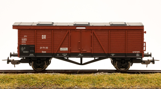 Piko 54100 – Behelfskaliwagen Kmm21 der (D)DR 