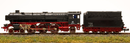 Fleischmann 7171 (N) – Schlepptender-Dampflok BR 012 der DB 