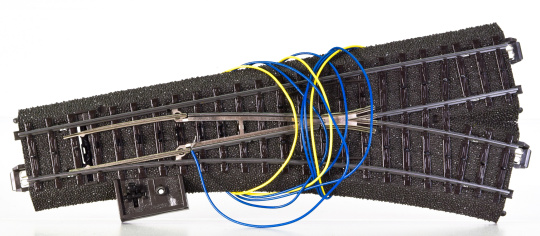 Märklin 24612 – C-Gleis Weiche rechts mit elektrischem Antrieb 