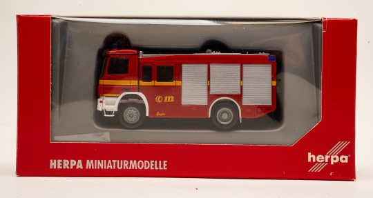 Herpa 046732 (1:87) – Mercedes-Benz Actros S 02 HLF 2000 Feuerwehr 