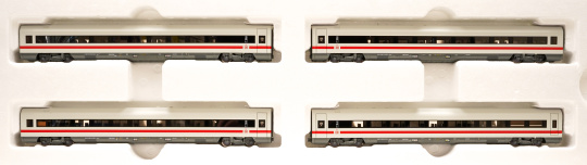 Piko 28351 – 4-teiliges Personenwagen-Set  -Metropolitan- im IC-Design 