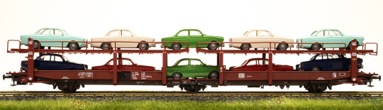 Roco 76458 – Autotransportwagen Laekks 543 der DB, beladen mit VW 1500 