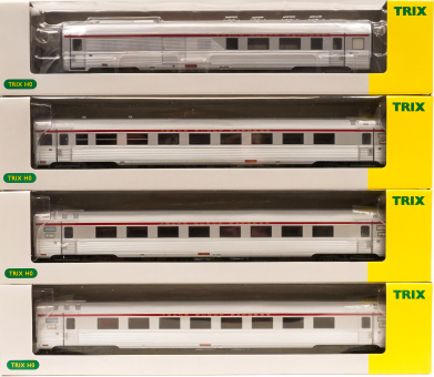 Trix 23408 – 4-teiliges TEE Schnellzugwagen-Set A8tuj, A5rtuj und A2Dxj der SNCF 