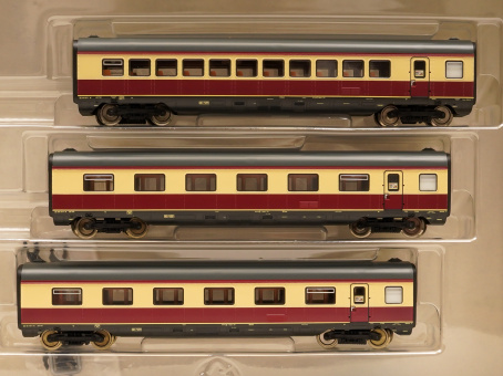 Roco 74079 (DC) – 3-teiliges Ergänzungswagen-Set des -Alpen-See-Express- der DB 