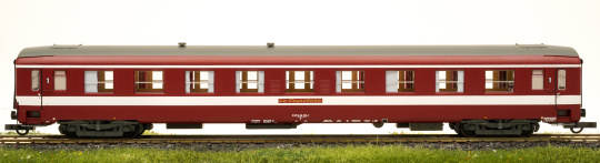 REE Modeles VB-121 (DC) – Personenwagen A9 der SNCF, mit Innenbeleuchtung 