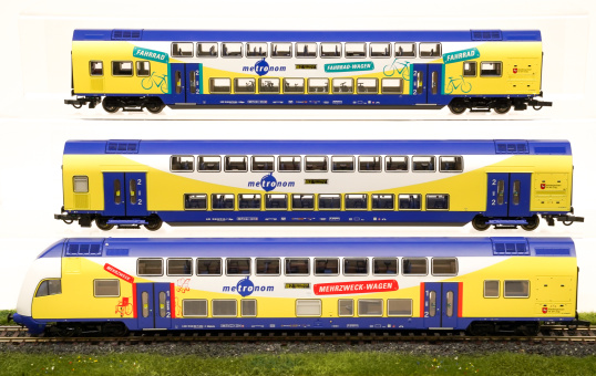Roco 6210105 – 3-teiliges Doppelstockwagen-Set der metronom, digital (DCC) Stirn-& Innenbeleuchtung 
