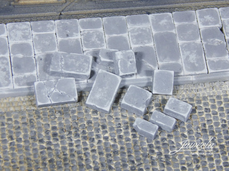 Juweela 28352 (H0) – Bürgersteig Platten, 5 Größen (700 Stück) 