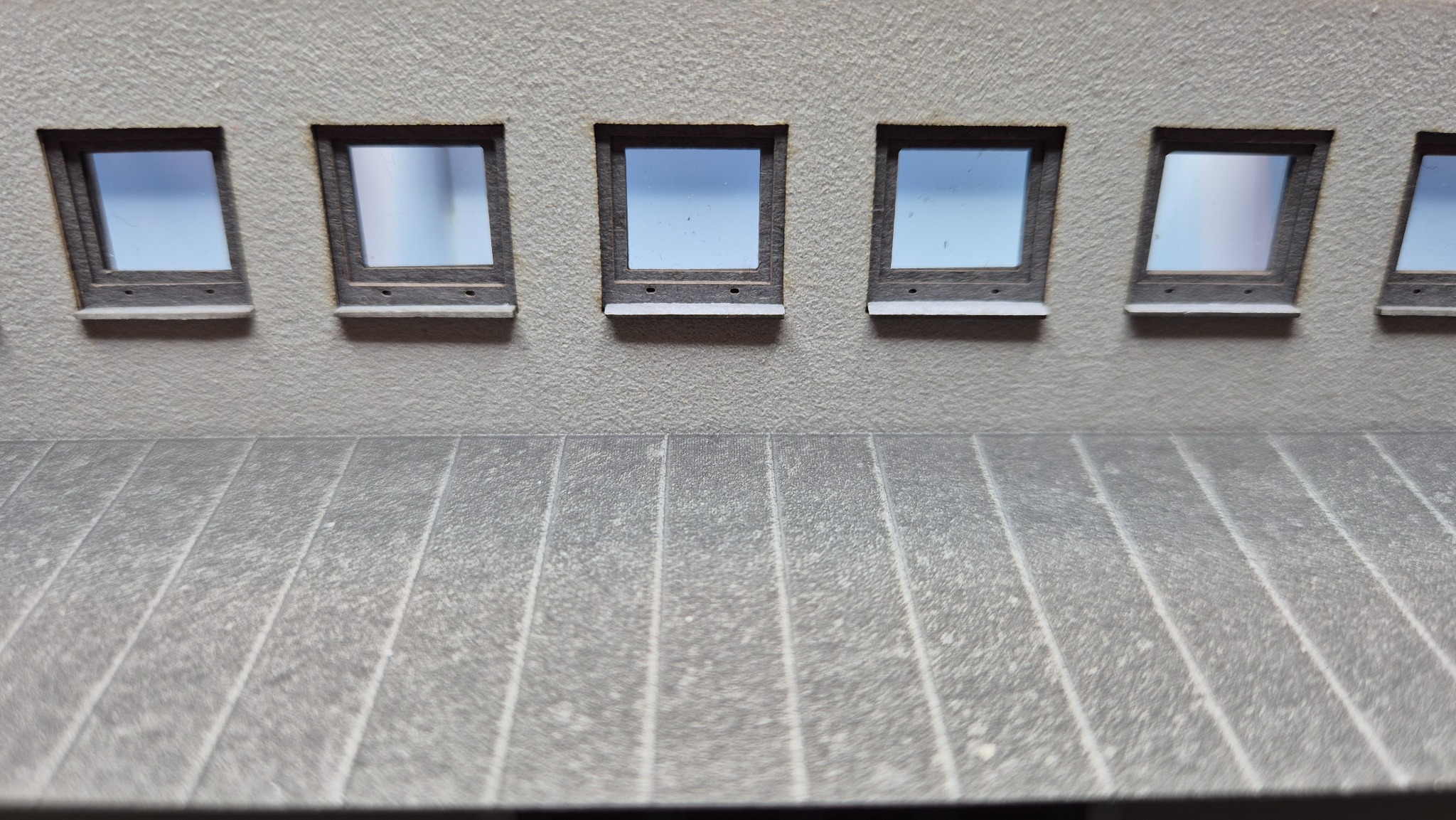 Fensterrahmen und Fassadenstruktur im Modell